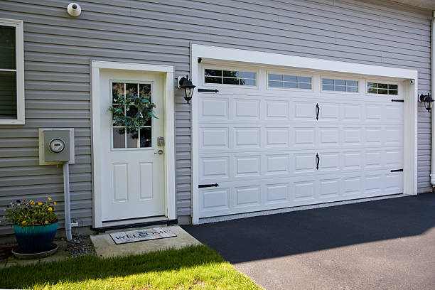 24/7 Emergency Garage Door Panel Replacement experts in Prince Frederick, MD